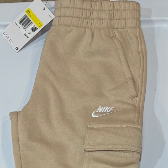 NWT Nike Kids' Sportswear Club Fleece Cargo Jogger Pants in Beige/Sanddrift S - Picture 1 of 6